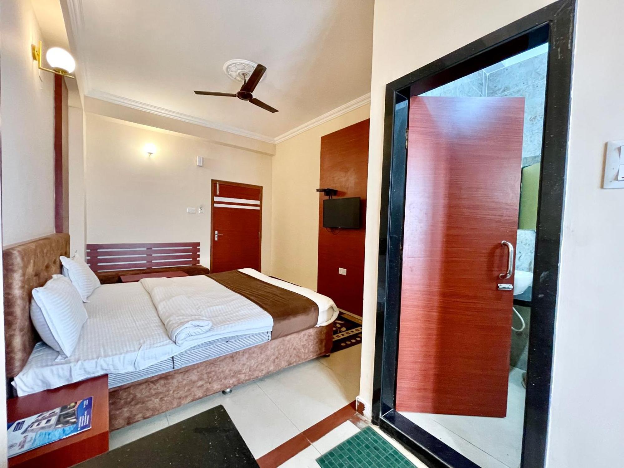 Hotel Subham Beach Inn ! Puri Near-Sea-Beach-And-Temple Fully-Air-Conditioned-Hotel With-Lift-And-Parking-Facility Esterno foto